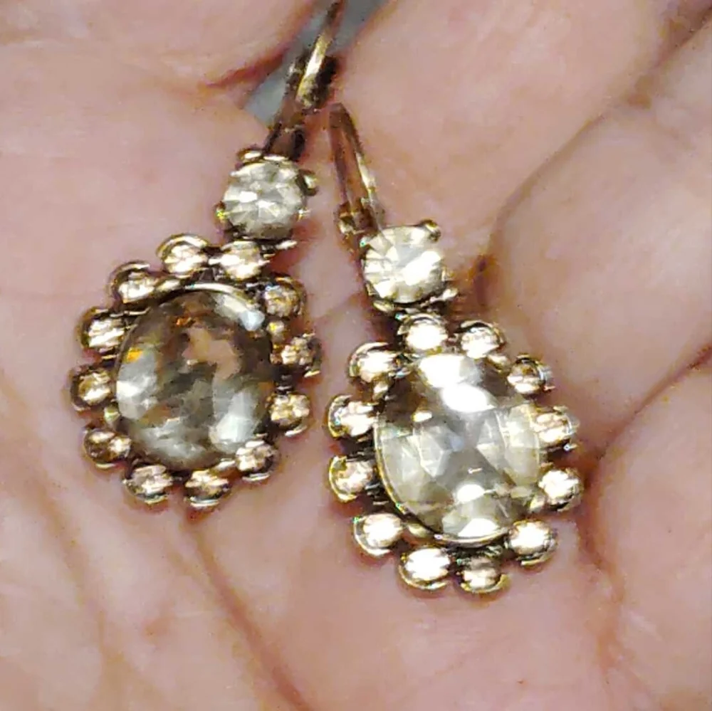 VICTORIAN STYLE Amber & Crystal Pierced Earrings Slide On Wires With Closure